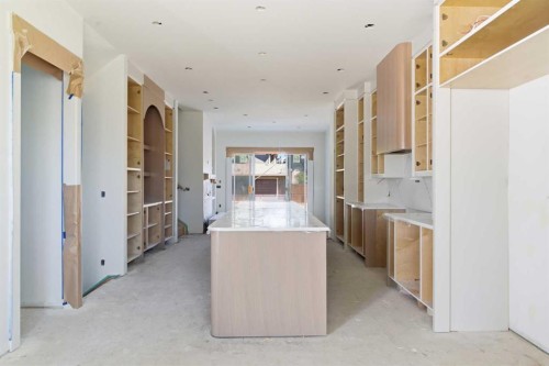 2716 3 Avenue Nw, Calgary, AB 