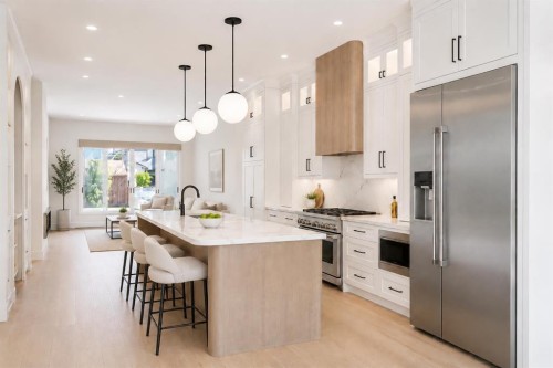 2716 3 Avenue Nw, Calgary, AB 