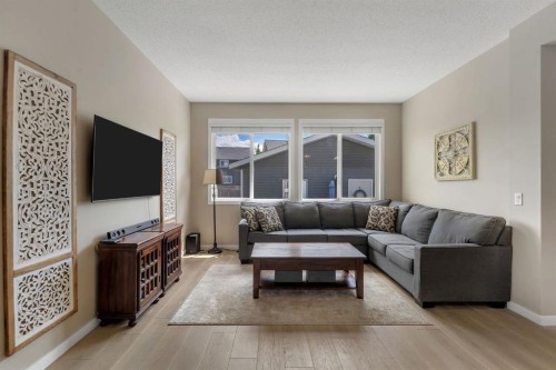 27 River Heights Crescent, Cochrane, AB 