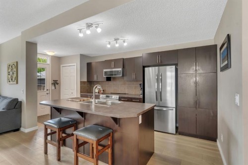 27 River Heights Crescent, Cochrane, AB 
