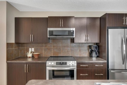 27 River Heights Crescent, Cochrane, AB 