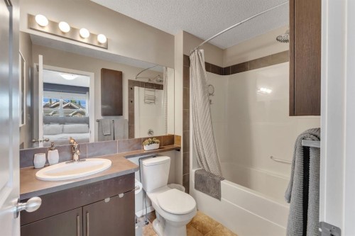 27 River Heights Crescent, Cochrane, AB 