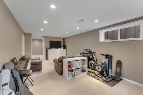 27 River Heights Crescent, Cochrane, AB 