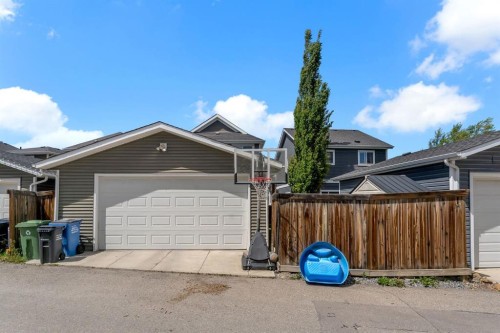 27 River Heights Crescent, Cochrane, AB 