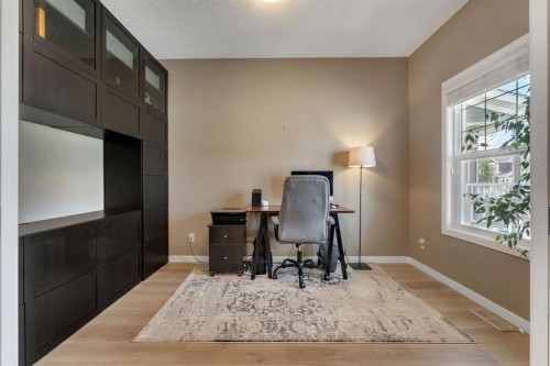 27 River Heights Crescent, Cochrane, AB 