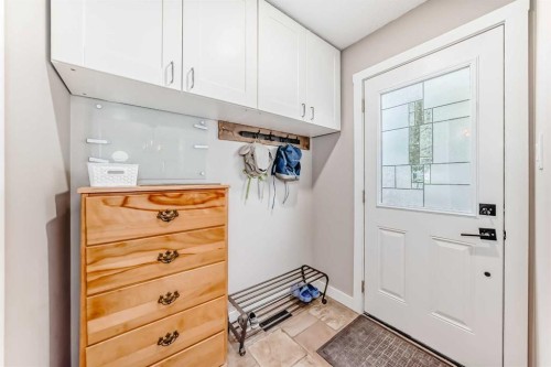 6739 Coach Hill Road Sw, Calgary, AB - Indoor Photo Showing Other Room