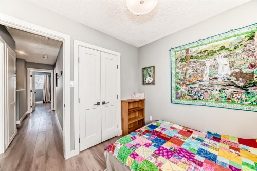 6739 Coach Hill Road Sw, Calgary, AB - Indoor Photo Showing Bedroom