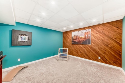 6739 Coach Hill Road Sw, Calgary, AB - Indoor Photo Showing Other Room