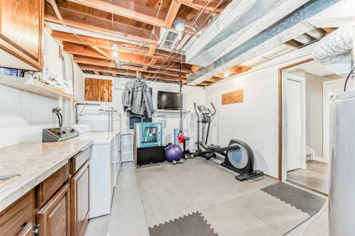 6739 Coach Hill Road Sw, Calgary, AB - Indoor Photo Showing Basement