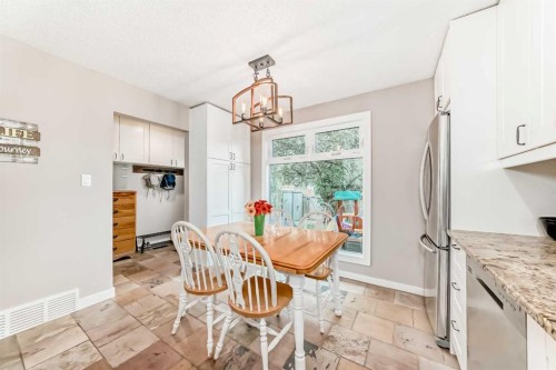 6739 Coach Hill Road Sw, Calgary, AB - Indoor Photo Showing Dining Room