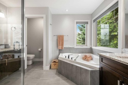 529 30 Avenue Nw, Calgary, AB 