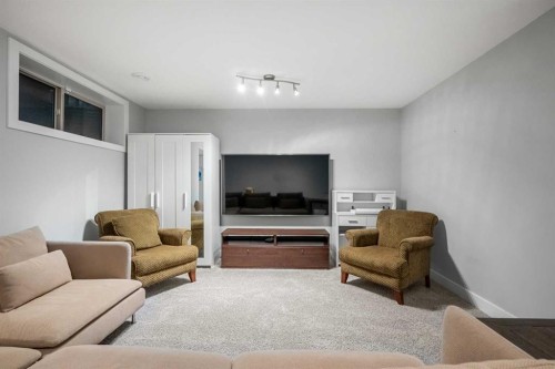 529 30 Avenue Nw, Calgary, AB 