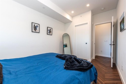 516-8505 Broadcast Avenue Sw, Calgary, AB - Indoor Photo Showing Bedroom