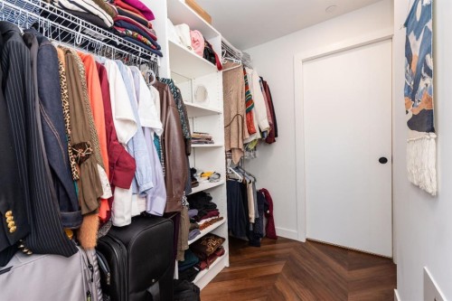 516-8505 Broadcast Avenue Sw, Calgary, AB - Indoor With Storage
