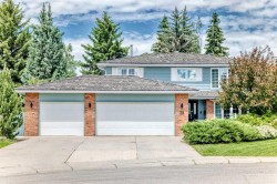 28 Woodmont Place SW Calgary, AB T2W 4N3