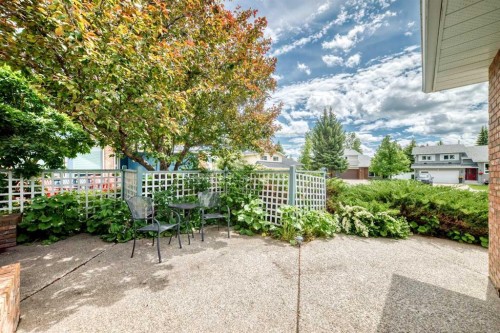 28 Woodmont Place Sw, Calgary, AB 