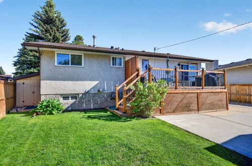 152 Maddock Way Ne, Calgary, AB 