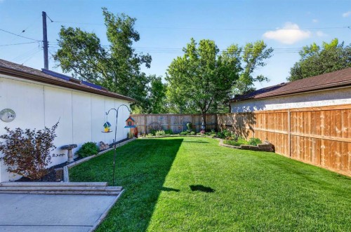 152 Maddock Way Ne, Calgary, AB 