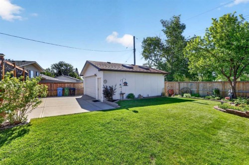 152 Maddock Way Ne, Calgary, AB 