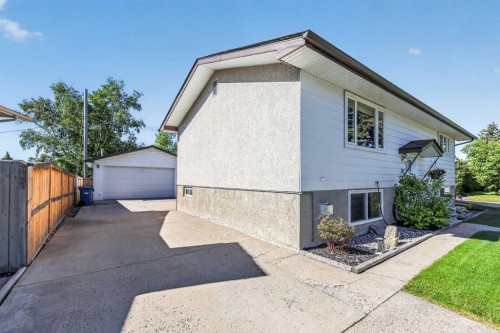 152 Maddock Way Ne, Calgary, AB 