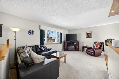 152 Maddock Way Ne, Calgary, AB 