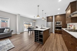 48 Carringvue Street NW Calgary, AB T3P 1L7