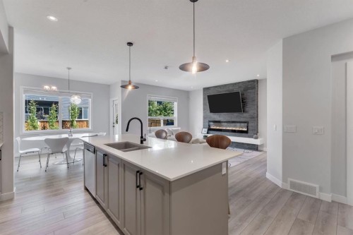 720 Midtown Drive Sw, Airdrie, AB 