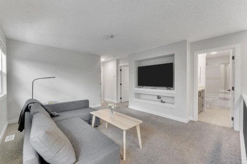 720 Midtown Drive Sw, Airdrie, AB 