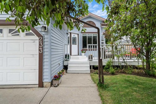 233 Coverdale Road Ne, Calgary, AB 