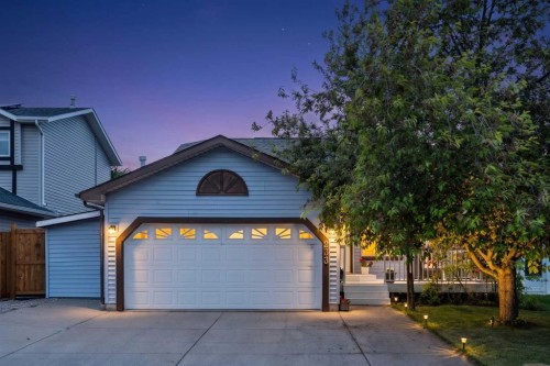 233 Coverdale Road Ne, Calgary, AB 