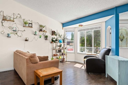 233 Coverdale Road Ne, Calgary, AB 