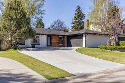 411 Canterbury Place SW Calgary, AB T2W 2B6