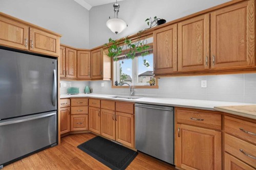 35 Pine Place, Crossfield, AB 