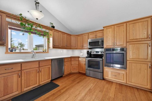35 Pine Place, Crossfield, AB 