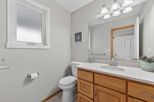 35 Pine Place, Crossfield, AB 