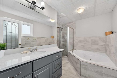 35 Pine Place, Crossfield, AB 