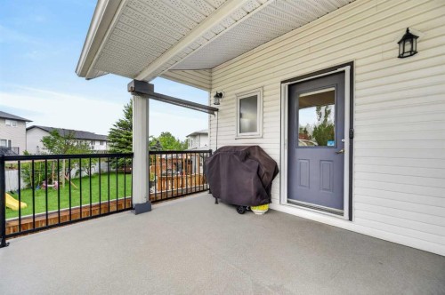 35 Pine Place, Crossfield, AB 
