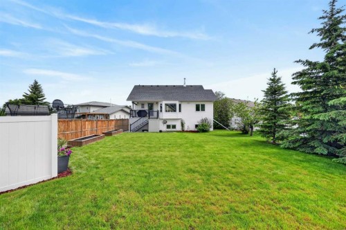 35 Pine Place, Crossfield, AB 