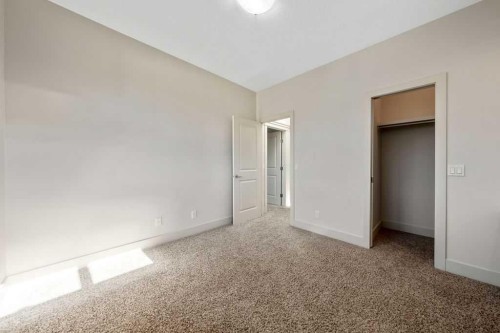 1136 17 Avenue Nw, Calgary, AB 