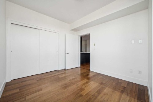 302-2505 17 Avenue Sw, Calgary, AB - Indoor Photo Showing Other Room