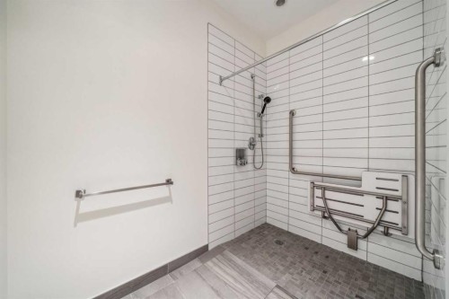 302-2505 17 Avenue Sw, Calgary, AB - Indoor