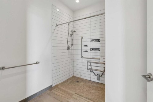 302-2505 17 Avenue Sw, Calgary, AB - Indoor