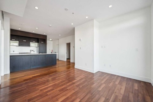 302-2505 17 Avenue Sw, Calgary, AB - Indoor