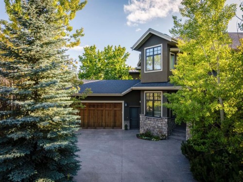 124 Posthill Drive Sw, Calgary, AB - Outdoor