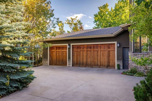 124 Posthill Drive Sw, Calgary, AB - Outdoor