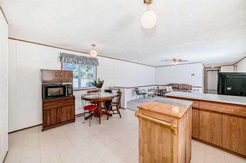 300-3223 83 Street Nw, Calgary, AB 