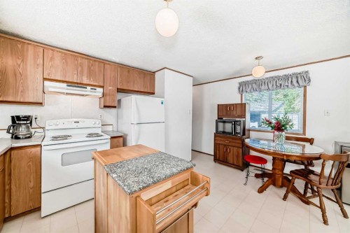 300-3223 83 Street Nw, Calgary, AB 