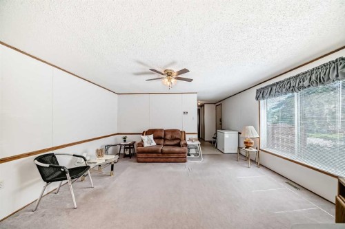 300-3223 83 Street Nw, Calgary, AB 