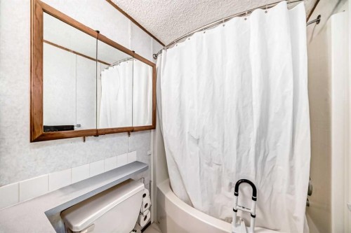 300-3223 83 Street Nw, Calgary, AB 