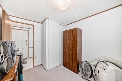 300-3223 83 Street Nw, Calgary, AB 
